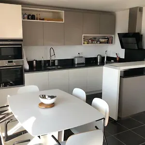  Apartment Penthouse Flat South-facing Terrace - Welkeys